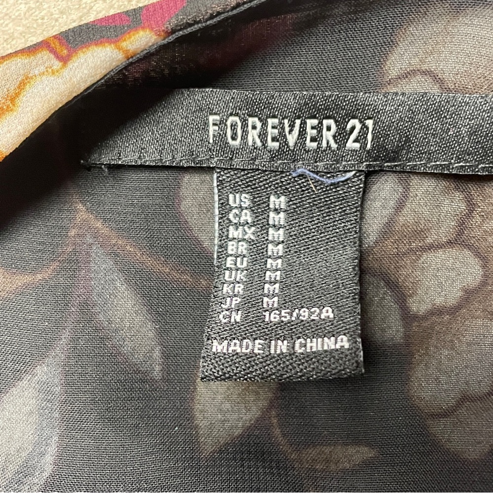 Forever 21 ladies crop blouse, size medium - Picture 7 of 8